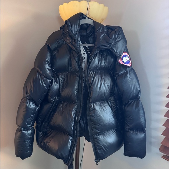 Canada Goose Glossy Black Jacket - Picture 1 of 16